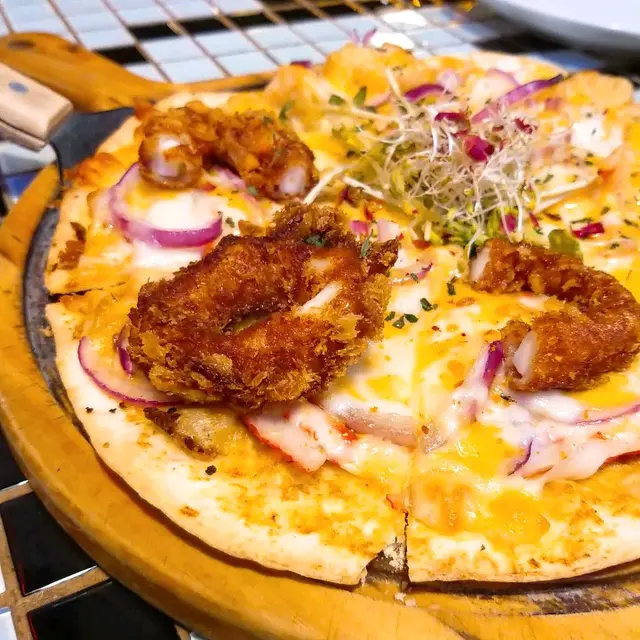 好惹味避風塘魷魚圈比薩