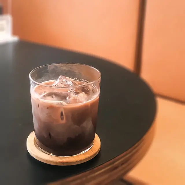 (Iced $5 + Oat Milk $5)