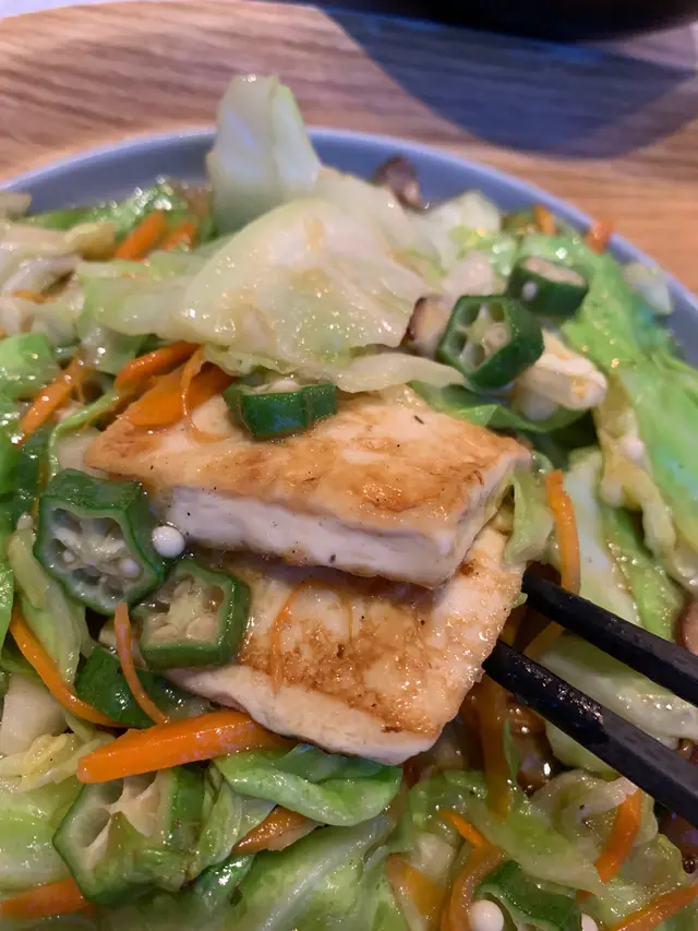 秋葵野菜豆腐生薑燒定食