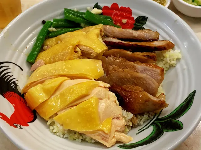 泰王海南雞拼豬頸肉飯
