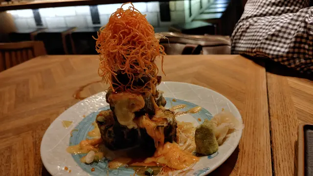 火山熔炭鮭魚卷