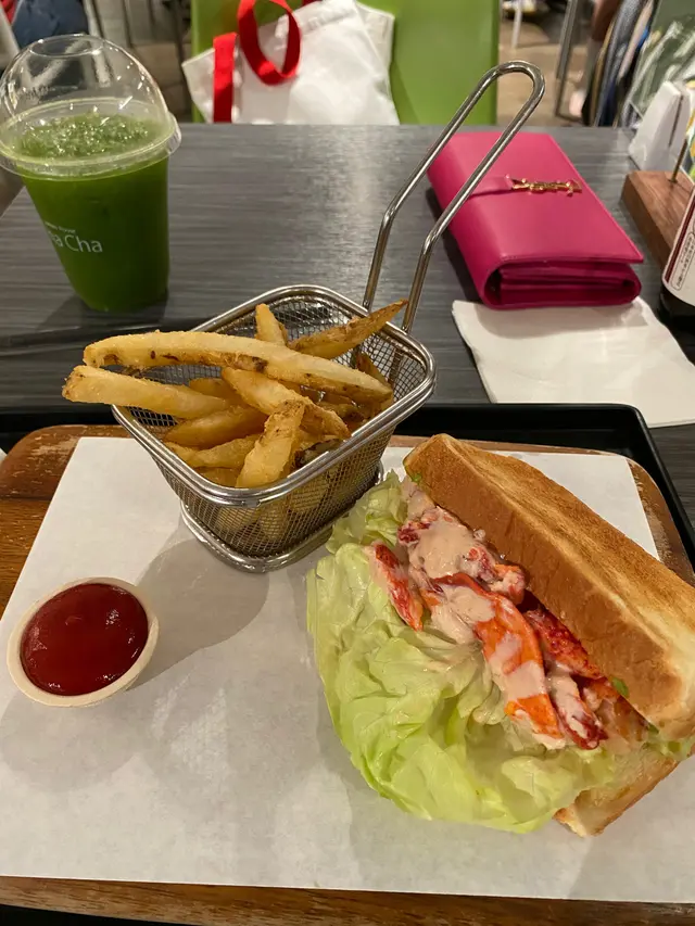 Fries is better than the sandwich