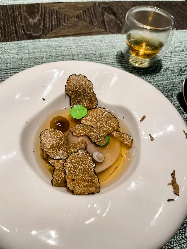 普洱黑松露新豬肉雲吞