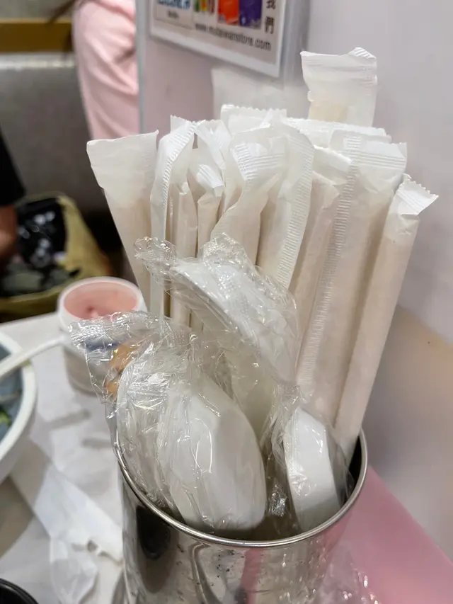 好多螞蟻的餐具