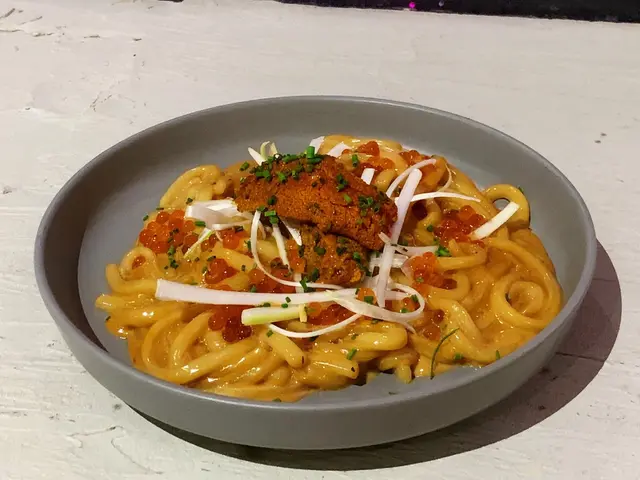 三文魚子海膽忌廉醬烏冬