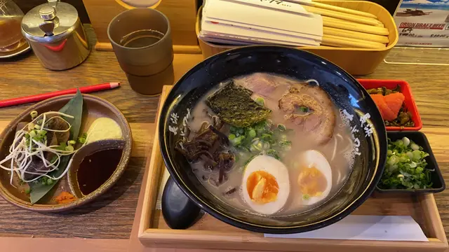 玉子拉麵整體不錯,小食牛舌麻麻,不作推薦