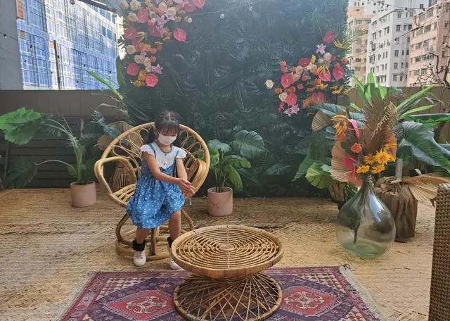 餐廳外面都仲有座位可以出去影下相抖下氣，不過空氣唔算清新