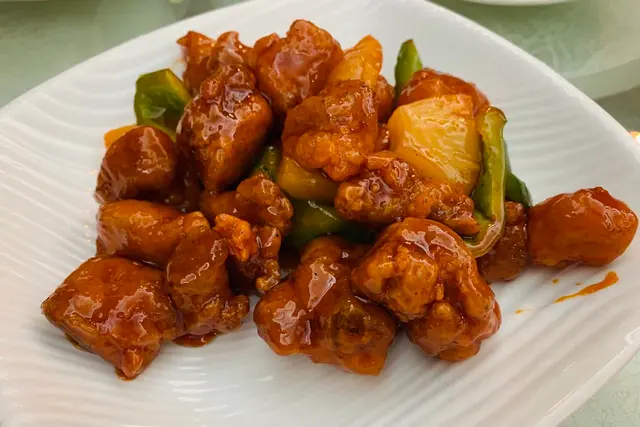 馳名菠蘿生炒骨