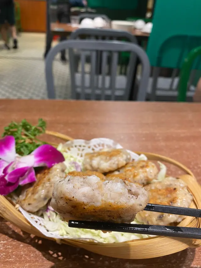 香煎黑松露手打蓮藕墨魚餅