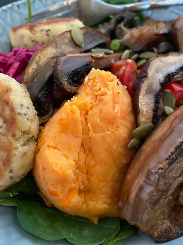 Make  Your  Own  Fama  Bowl