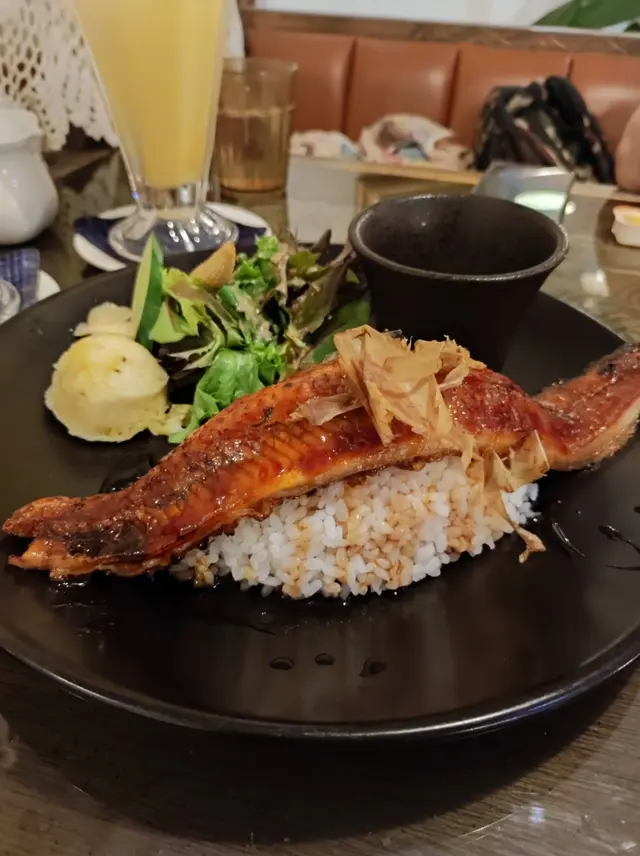 東洋溫泉玉子長鰻魚飯