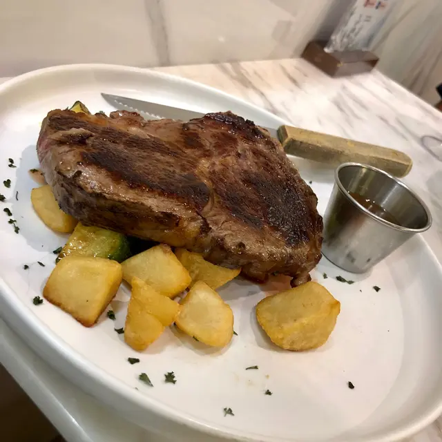 [B7] 安格斯肉眼扒 配薯菜