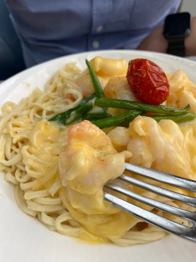 牛油芝士焗蝦球伊麵