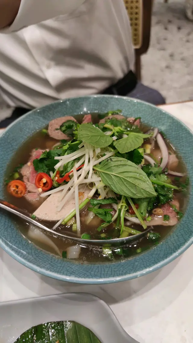 湯底清甜,牛肉夠淋,但啲粉好碎