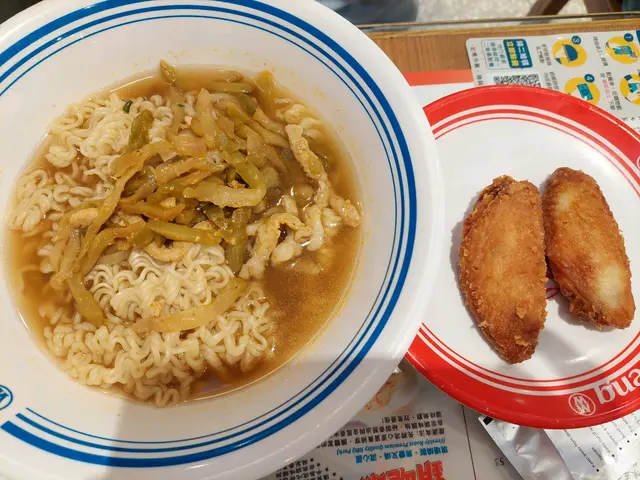 榨菜肉絲公仔麵