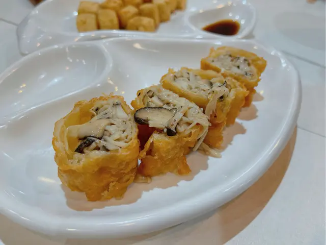 黑松露脆皮蘑菇卷