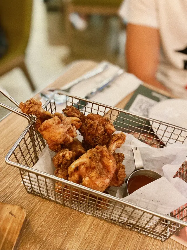 棒棒雞翼配蜜糖燒烤醬