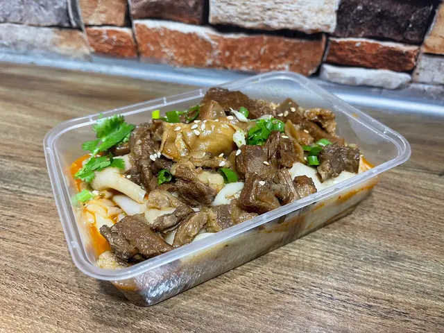 秘制牛腩撈石磨粉