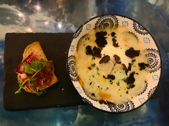 黑松露焗蛋配36個月黑毛豬火腿