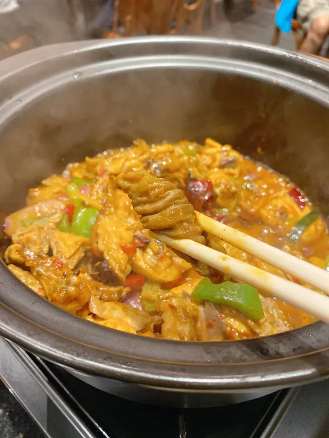 麻辣肥腸雞煲(半隻雞)