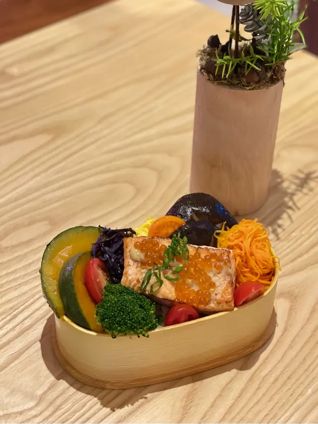 味噌三文魚六野菜便當