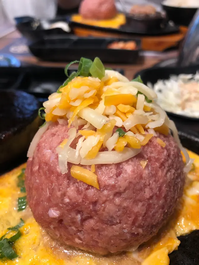 芝士蛋和牛漢堡扒