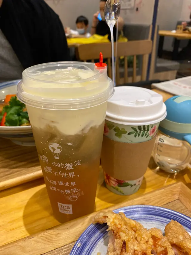 芝士奶蓋白桃烏龍