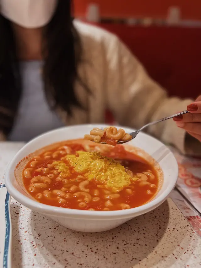 麻辣番茄湯通粉配牛乳炒蛋