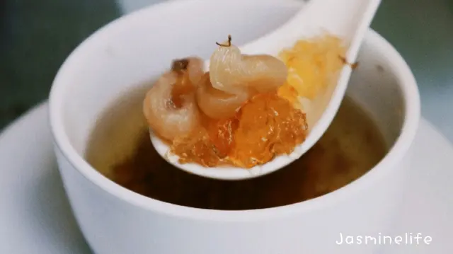 桂花圓肉燉桃膠 