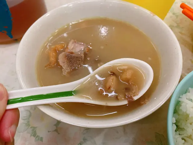 眉豆花生煲雞腳