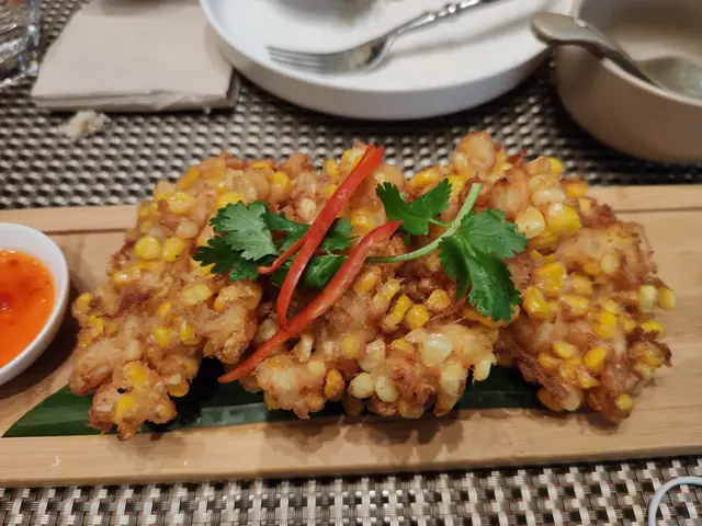 香炸蟹肉粟米餅