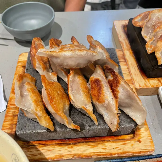 京蔥羊肉餃及洋葸牛肉餃