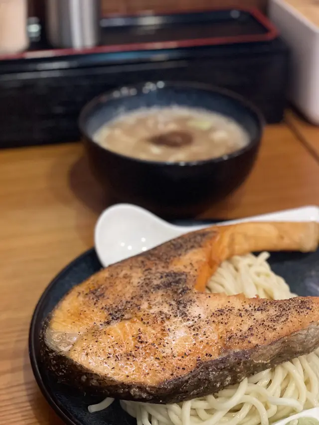 柚子灸燒三文魚沾麵