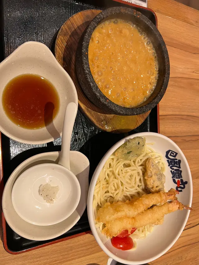 湯底好濃芝士味偏鹹，茄子略油，蝦有鮮味粉味唔重仲係痴住唔係肉粉分離，南瓜甜味好出