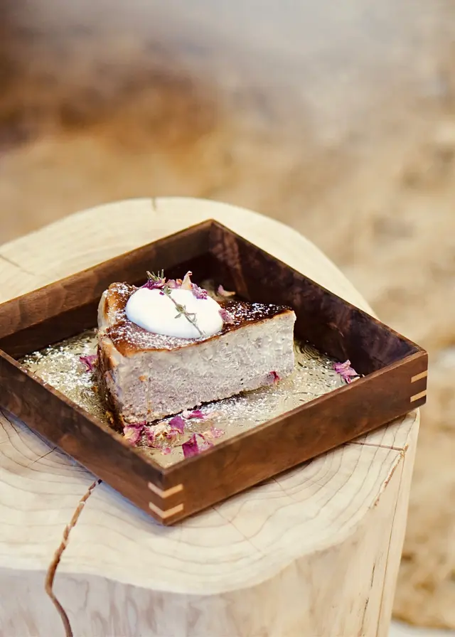 洛神花巴斯克烤微焦芝士蛋糕