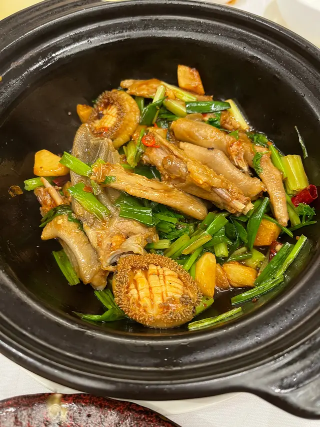 麻辣鮑魚掌翼煲
