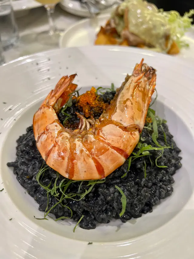 虎蝦墨魚汁意大利飯