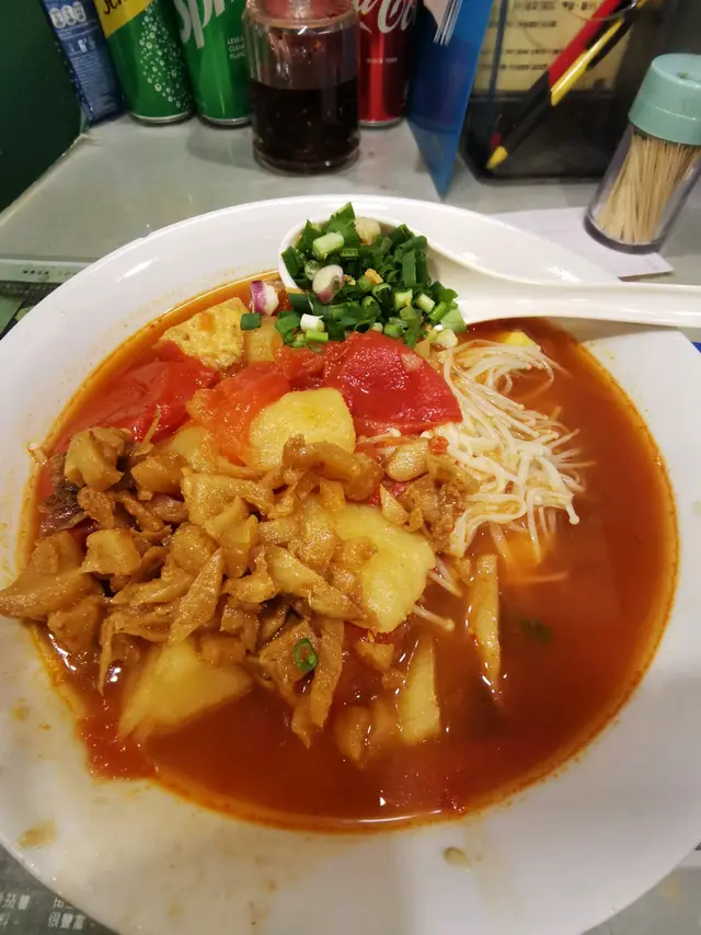 金姑，滷水豆腐，菜甫蛋角菜底加蕃茄湯底