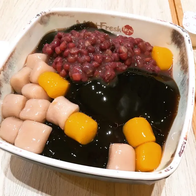 招牌仙草冰沙（ +紅豆）