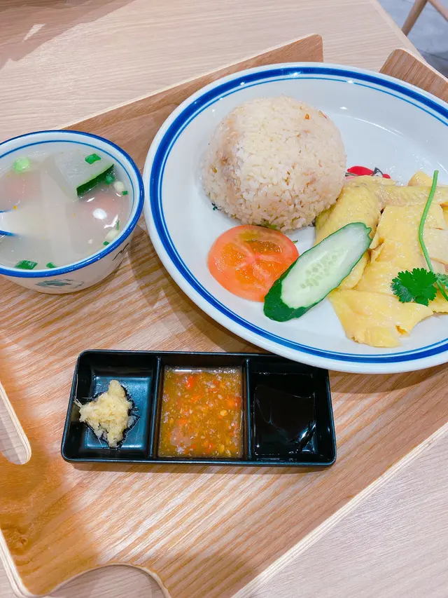 招牌亞金無骨海南雞飯