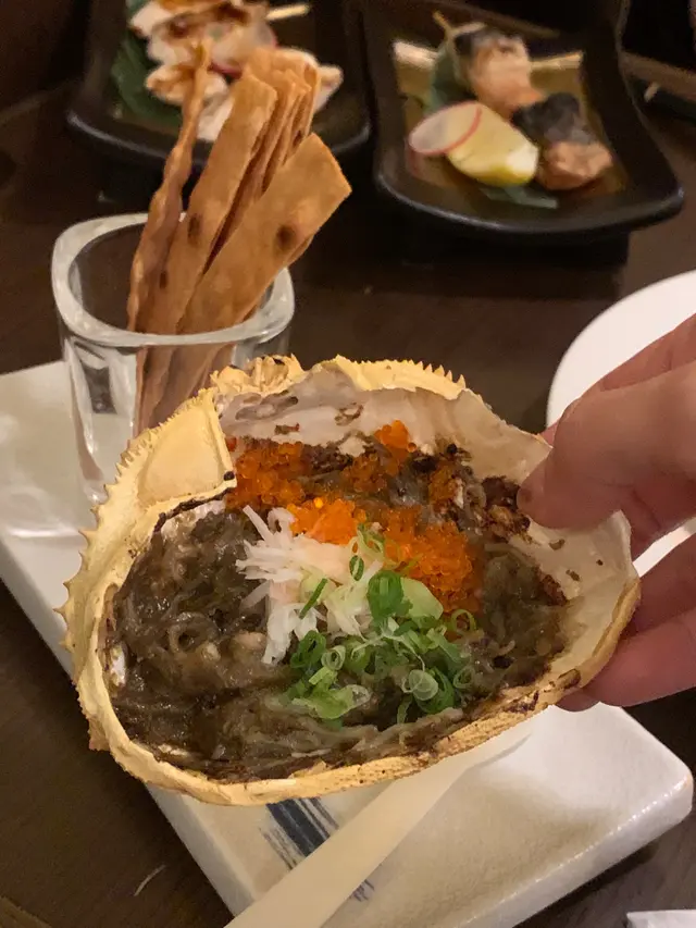 松葉蟹味噌甲羅燒伴燒鱈魚脆片