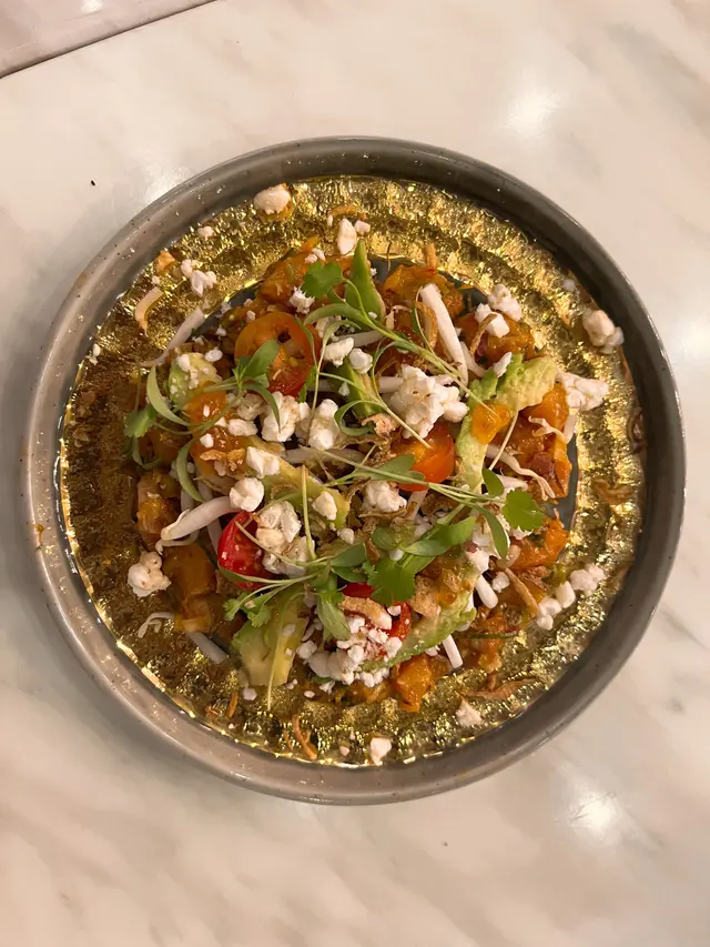 東南亞風味嘅他他真係第一次食 有好多米通粒粒幾香口 賣相都幾似法式fusion菜 味道酸酸甜甜，非常開胃