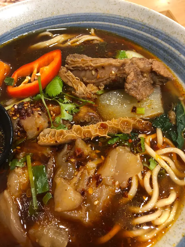 麻辣牛三寶麵