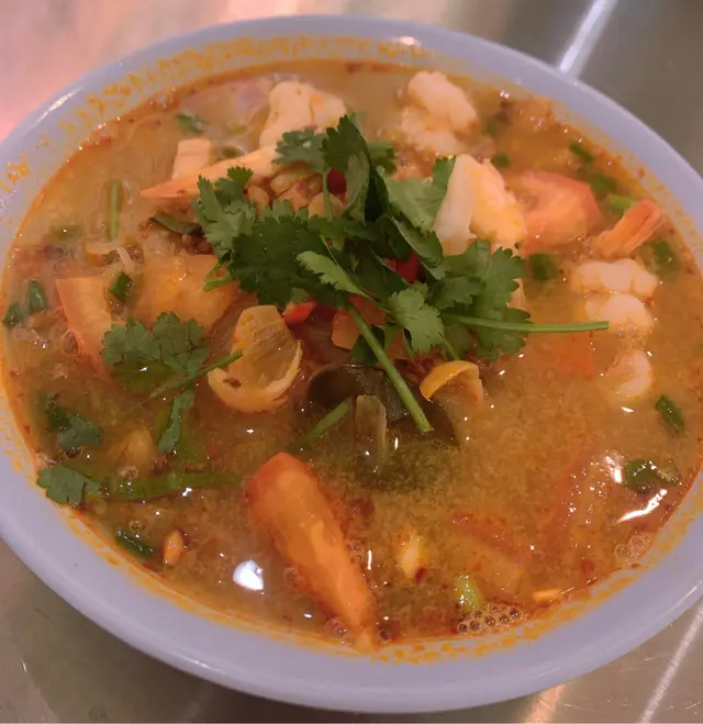 冬陰功湯金邊粉