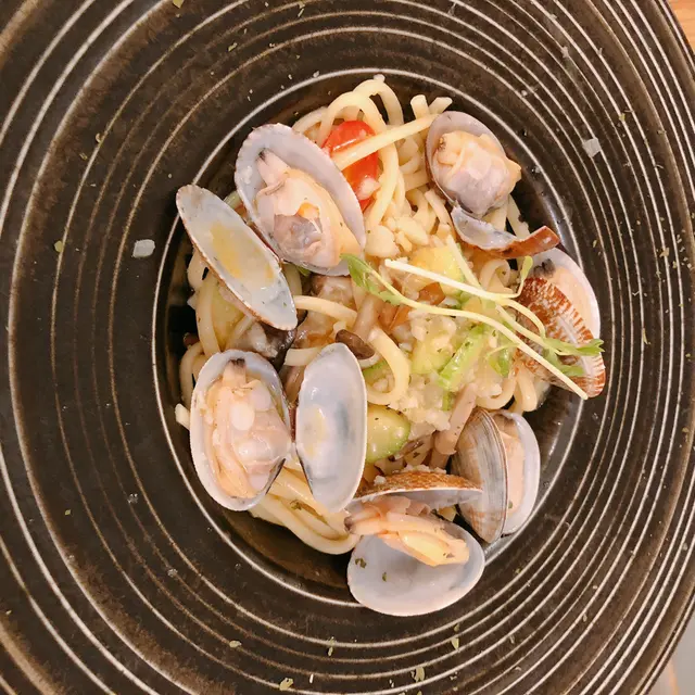  蒜香蜆肉意粉