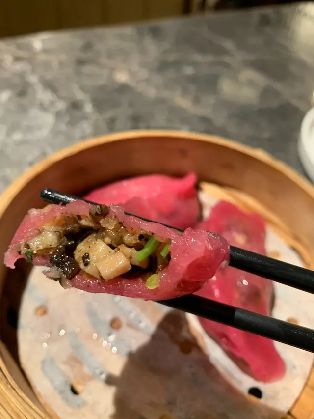 紅菜頭松露野菌餃