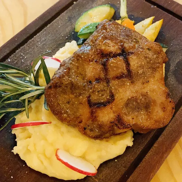 香煎西班牙伊比利亞豬肩肉