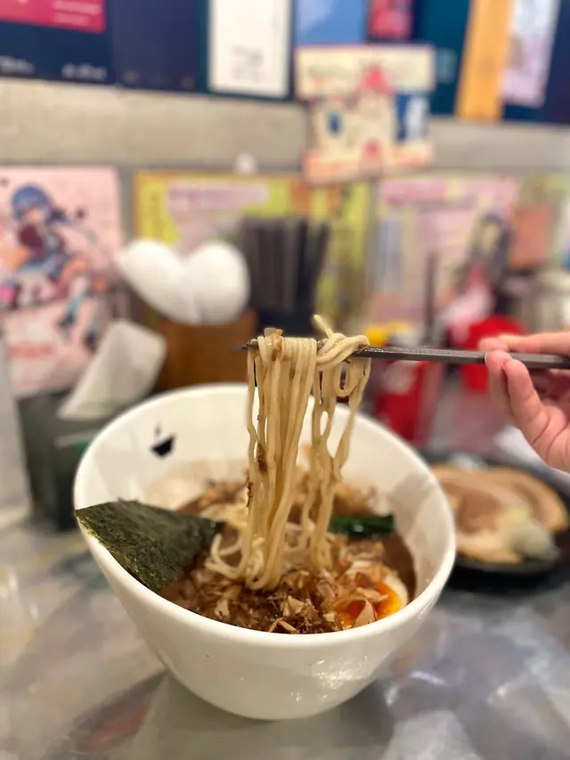 鰹魚味豚骨拉麵