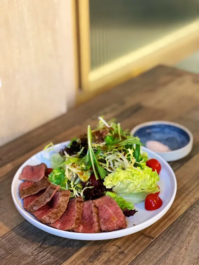 燒牛柳沙律