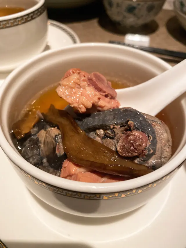 花旗參螺頭炖烏雞